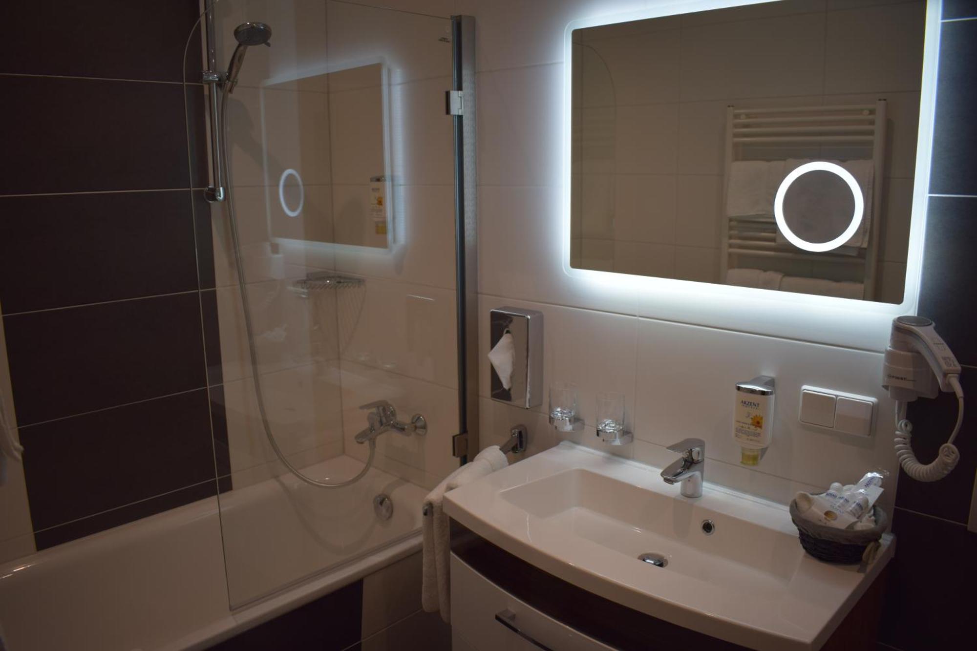Akzent Hotel Goldner Hirsch Kamenz Dış mekan fotoğraf