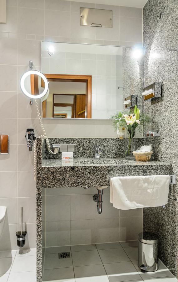 Akzent Hotel Goldner Hirsch Kamenz Dış mekan fotoğraf