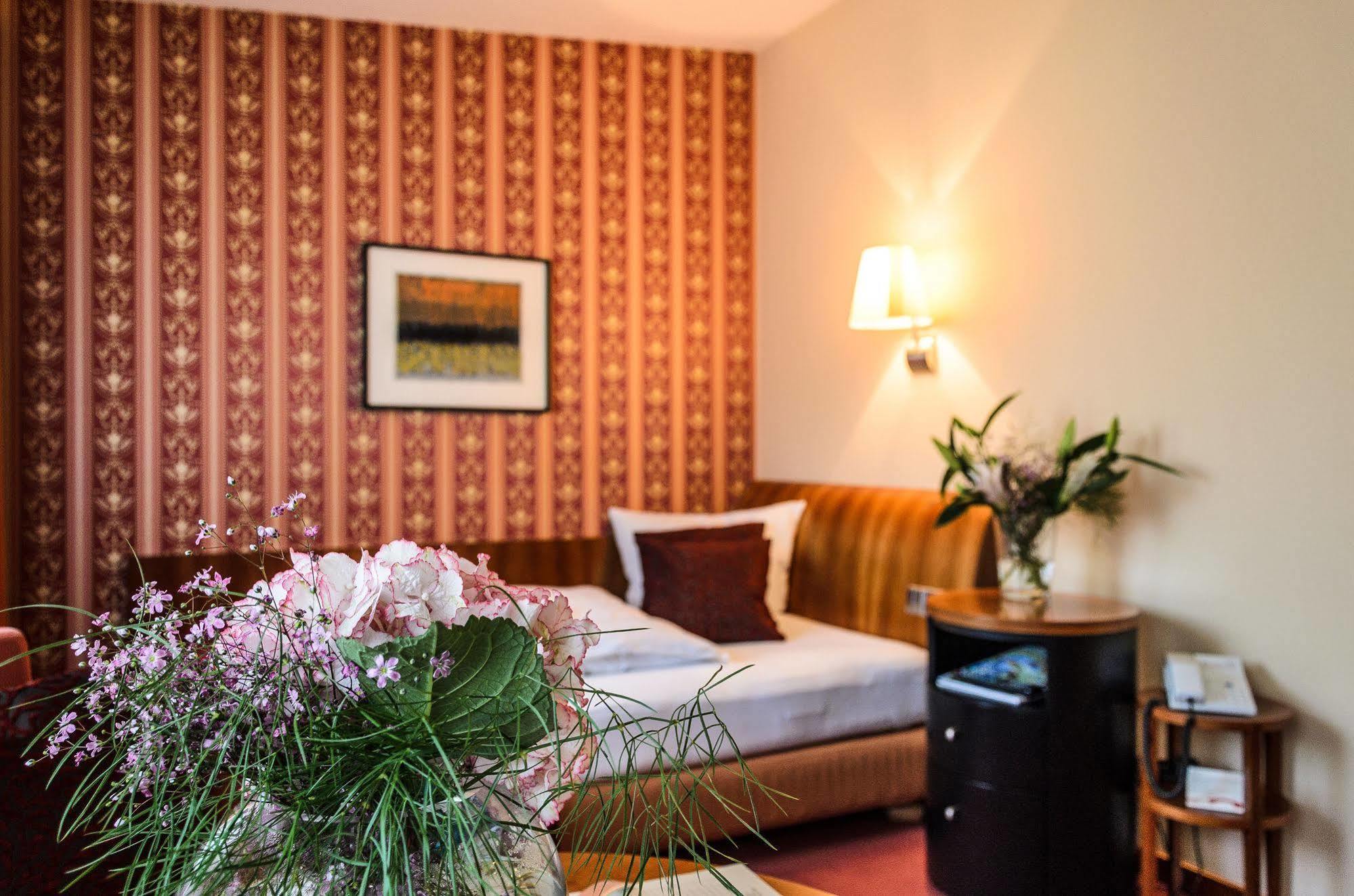 Akzent Hotel Goldner Hirsch Kamenz Dış mekan fotoğraf