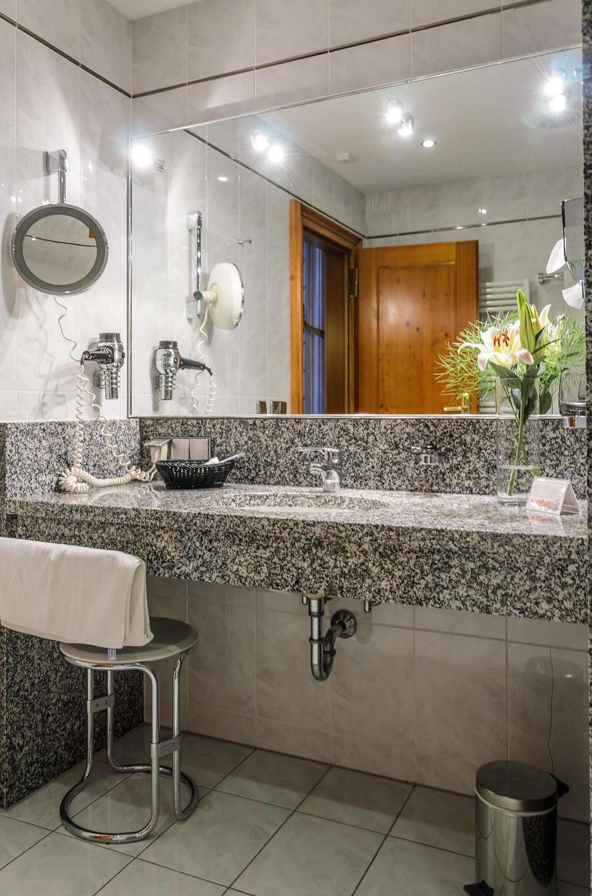Akzent Hotel Goldner Hirsch Kamenz Dış mekan fotoğraf