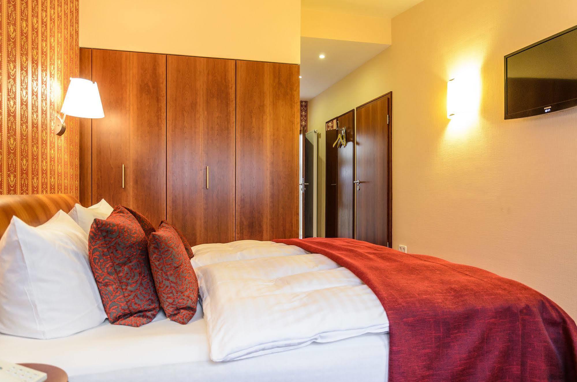 Akzent Hotel Goldner Hirsch Kamenz Dış mekan fotoğraf